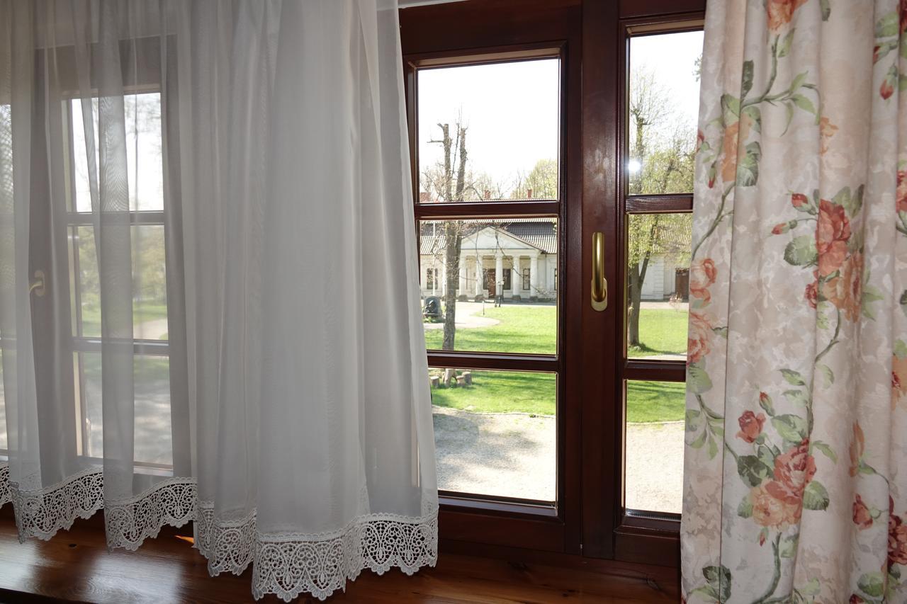 Gosciniec Dworski W Ropie - Pokoje Goscinne Ropa Luaran gambar