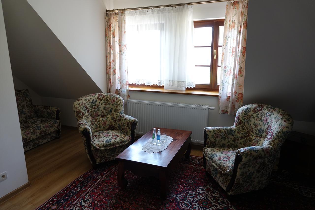 Gosciniec Dworski W Ropie - Pokoje Goscinne Ropa Luaran gambar